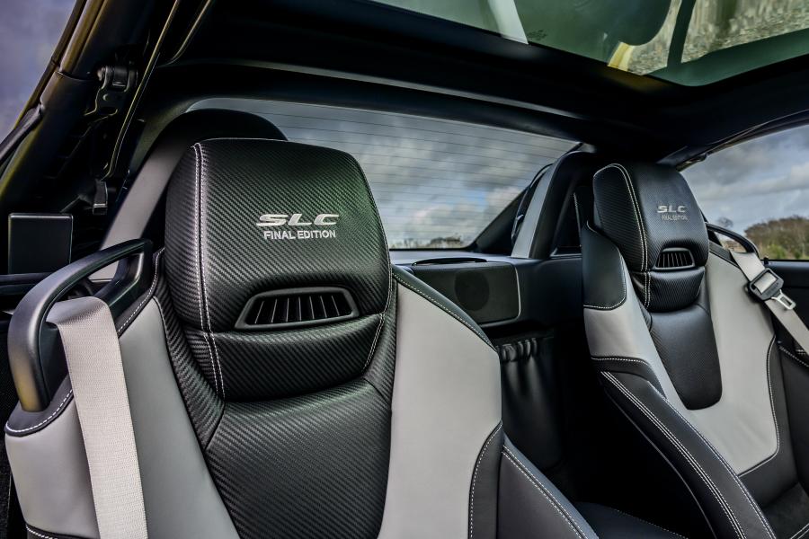 Интерьер Mercedes-Benz SLC300 Final Edition (R172) 2019 года  (UK) (фото 8 из 19)